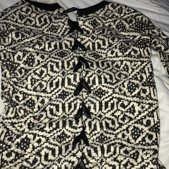 Vintage Havana Small Sweater (Leather lace up) - Picture 2 of 3